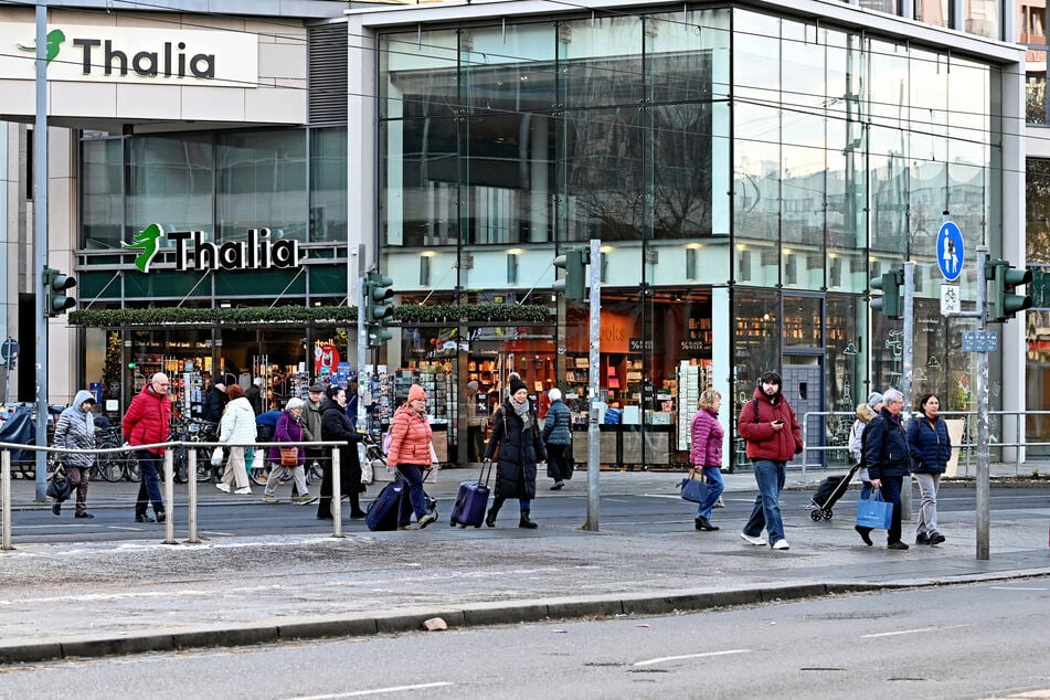 An der Seite des Hauses gibt es sogar eine neue 24/7 Abholstation.