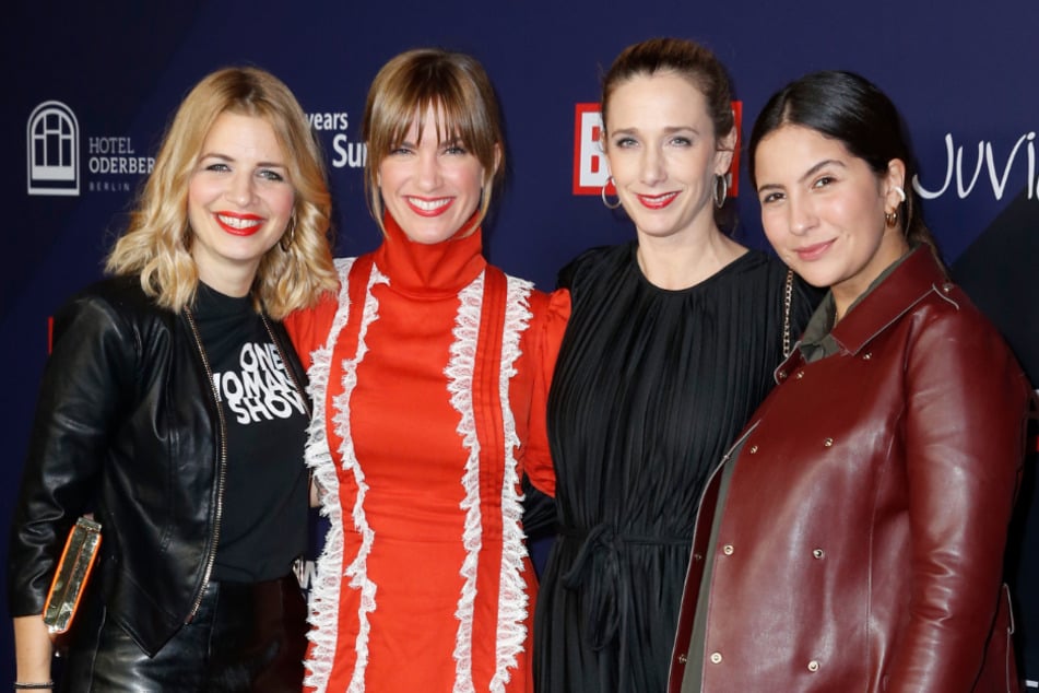 Isabell Horn (2.v.l.) mit ihren ehemaligen GZSZ-Kolleginnen auf der Berliner Fashion Week im Januar.
