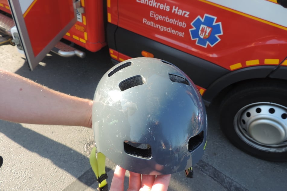 Der Neunjährige trug während des Unfalls einen Helm.