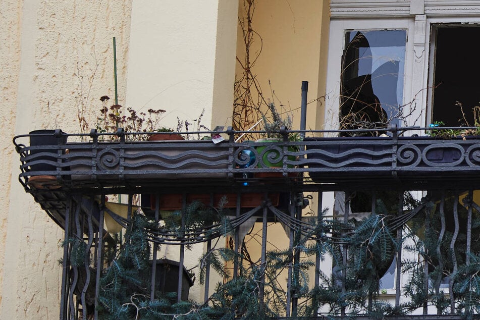 Berlin: Kugelbombe verwüstet Balkon in Tempelhof