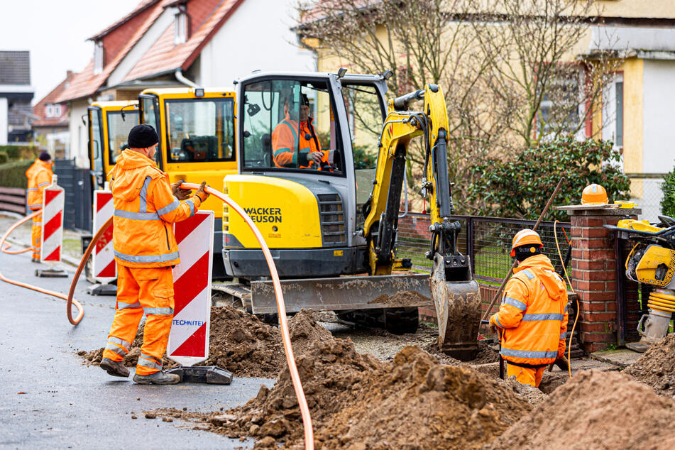 In Dresden werden insgesamt rund 66.000 Haushalte ans Glasfasernetz angeschlossen, das mittelfristig das einzige Telekommunikationsnetz Dresdens sein wird.