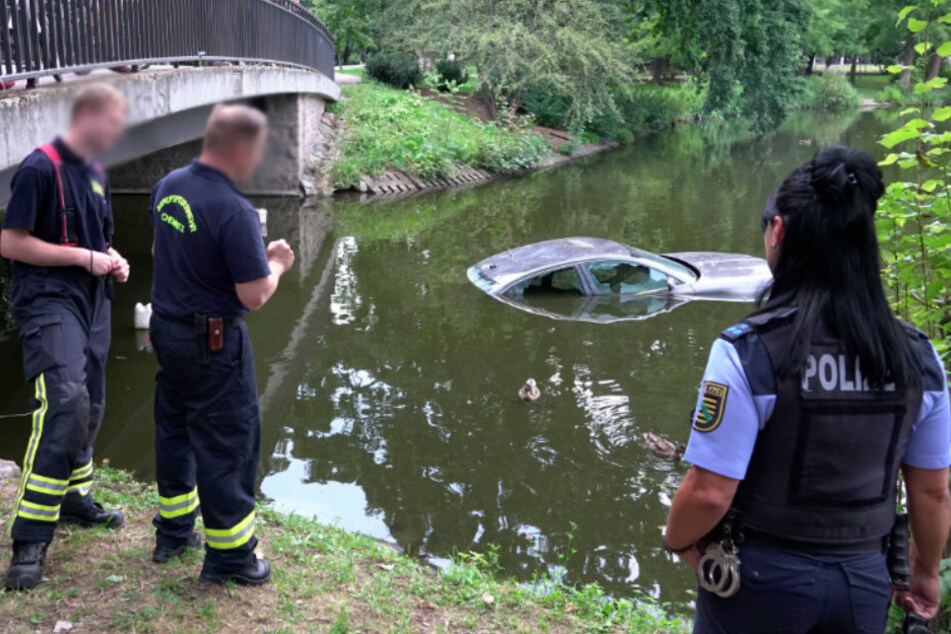 Die Feuerwehr prüfte das Wasser und konnte Entwarnung geben.