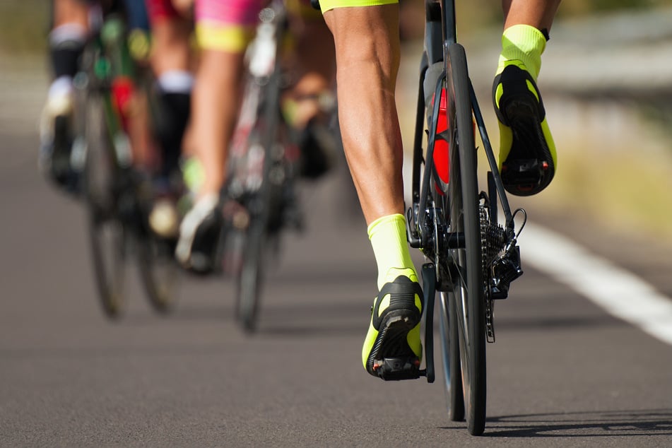 Rund 1800 Sportlerinnen und Sportler verwandelt am Wochenende Leipzigs Südwesten in ein riesiges Triathlon-Areal. (Symbolbild)