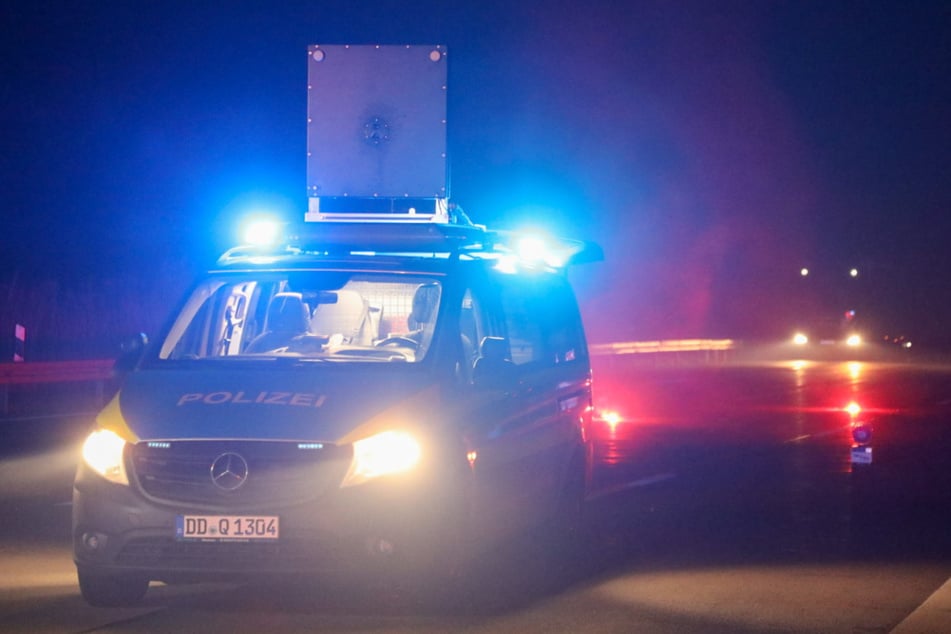 Unfall A4: Stau auf A4 bei Dresden: Feuerwehr und Polizei im Einsatz!