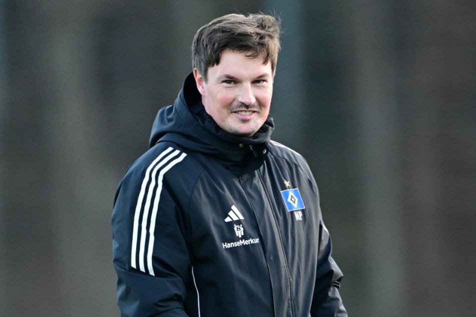 HSV-Coach Merlin Polzin (35) bittet seine Mannschaft am 2. Januar wieder auf den Trainingsplatz im Volkspark.