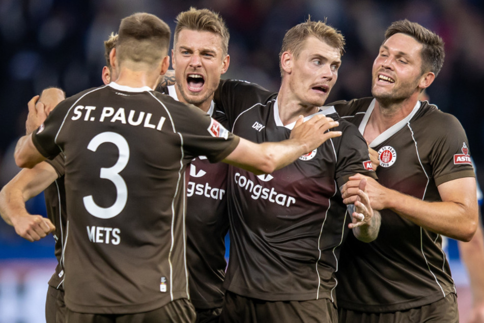 Die Freude über den 2:1-Sieg bei Hertha BSC Berlin war beim FC St. Pauli groß.