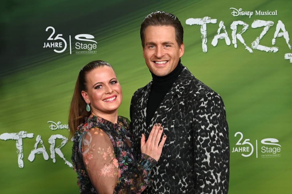 Gemeinsam haben der Sänger und seine Frau Nadja Scheiwiller (40) drei Söhne.