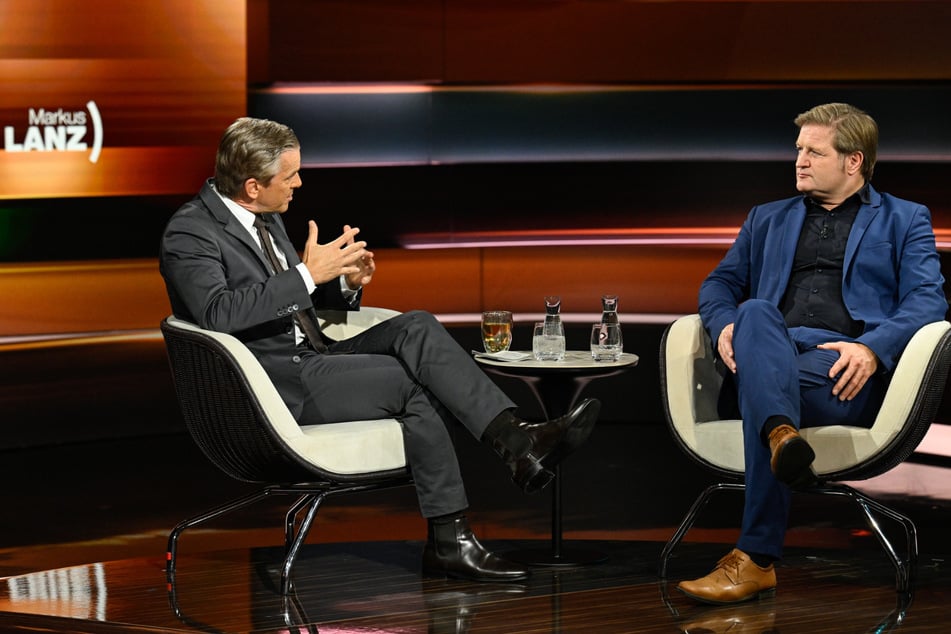 In seiner Spezialsendung vom Sonntagabend sprach Markus Lanz (57, l.) mit Michael Bröcker (49), Chefredakteur von Politico Deutschland, über die Kanzler-Rede zu den vergangenen Wahlen.