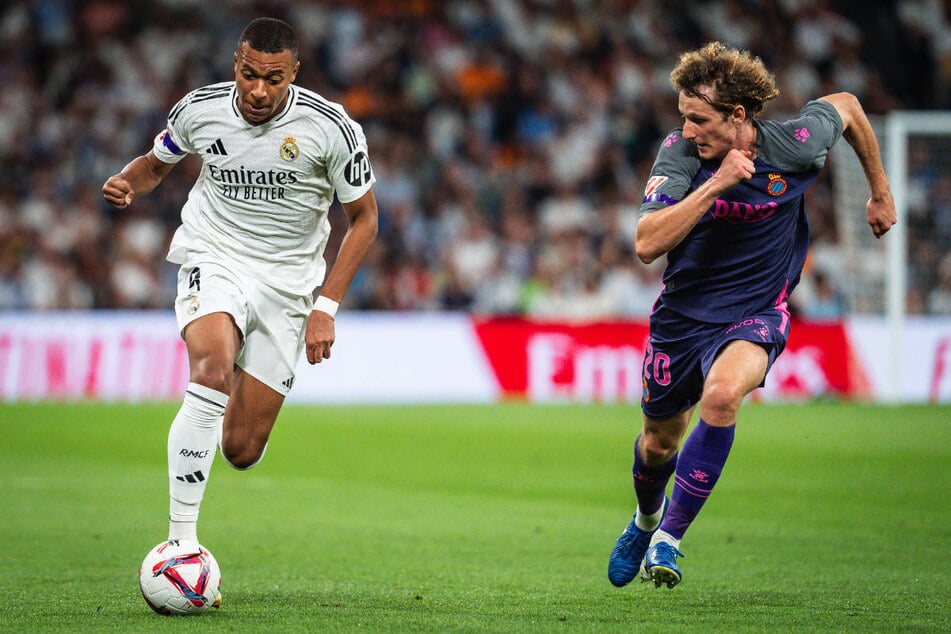 In La Liga durfte sich Alex Kral (27, r.) für Espanyol Barcelona mit Weltstars wie Real Madrids Kylian Mbappé (26) messen.