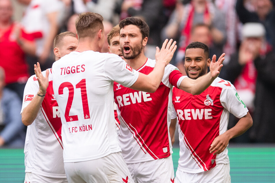 Erst lag der 1.FC Köln zurück, doch mit vereinten Kräften gelang der Sieg gegen Augsburg.