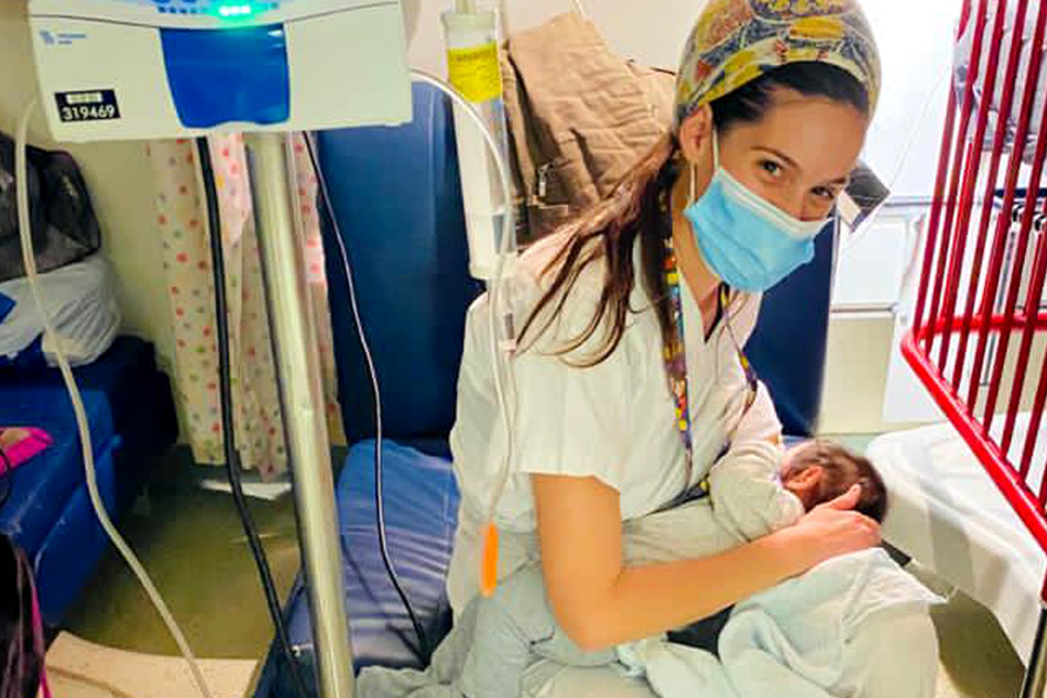 Mutter bei Unfall schwer verletzt: Krankenschwester stillt ihr Baby