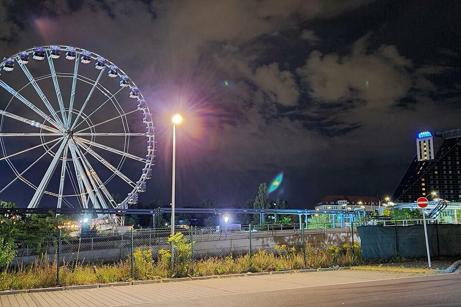 In Berlin-Neukölln steht seit kurzem ein Riesenrad.