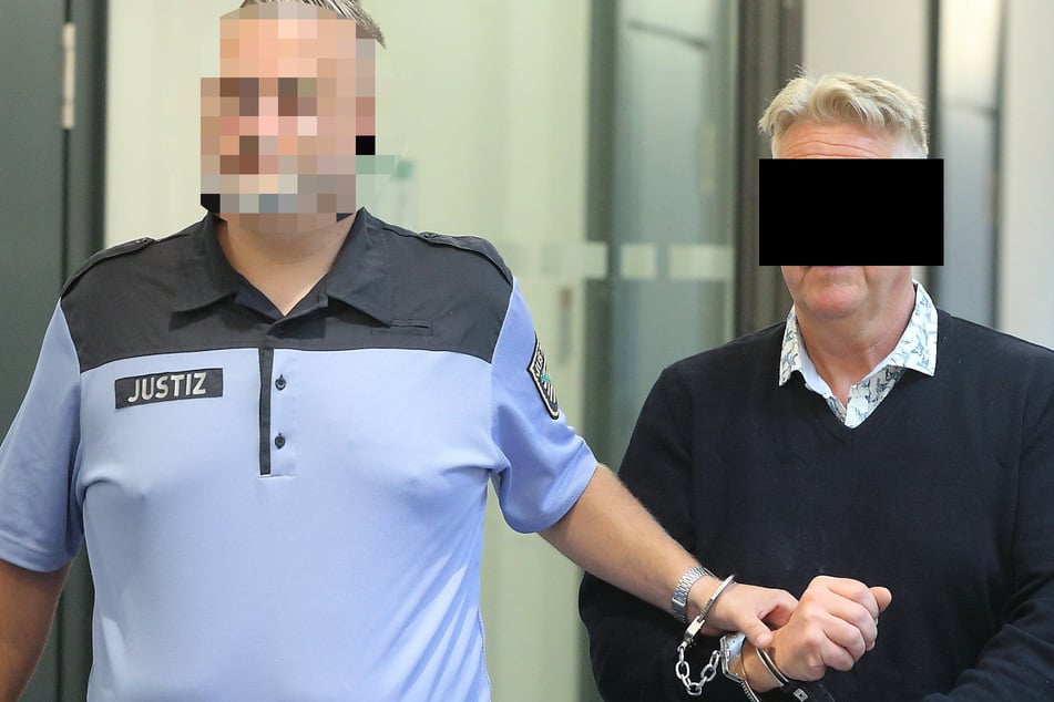 Einst Druckerei-Chef bei Gruner+Jahr, jetzt Angeklagter in einem Millionen-Betrugsfall: Dr. Edelbert S. (64) im Landgericht Dresden.