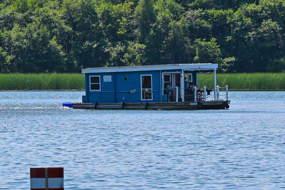 Ein besoffener Hausboot-Kapitän hat auf der Havel zwei Unfälle verursacht. (Symbolfoto)