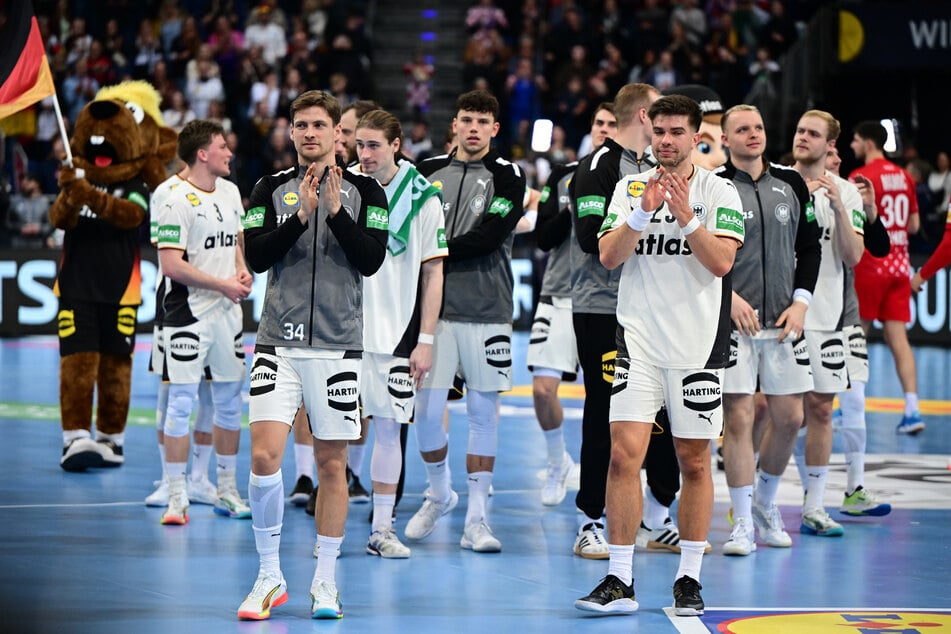 Rune Dahmke (l.v.), hier im Testspiel gegen Kroatien, ist heute Abend zurück im Aufgebot.