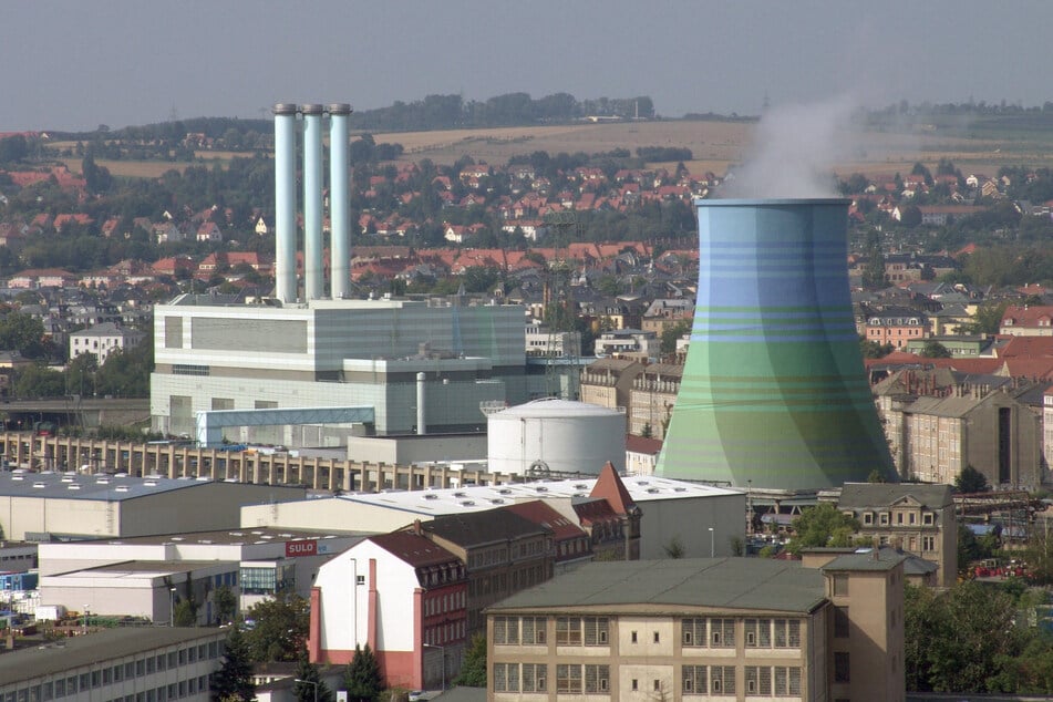 Der Zylinder würde in unmittelbarer Nähe zum Heizkraftwerk und der Nossener Brücke errichtet werden.