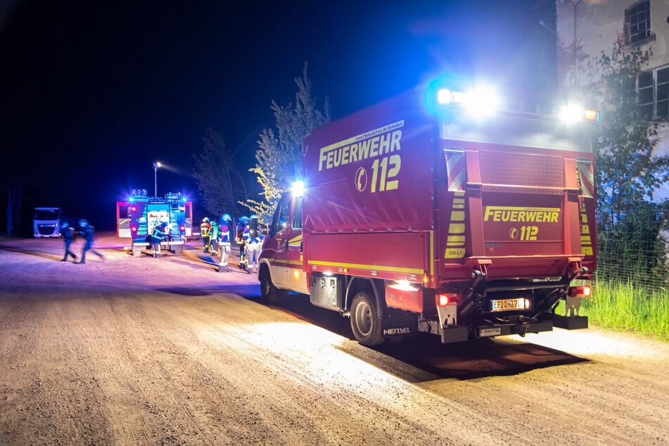 In der Nacht zum Pfingstmontag hat es am Bahnhof in Hohndorf einen Feuerwehreinsatz gegeben.