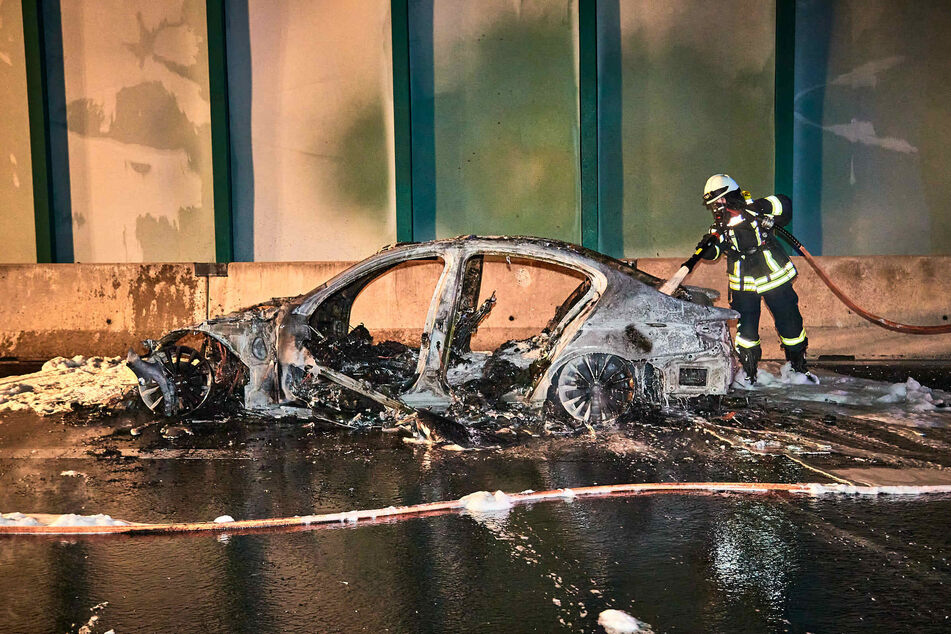 Die beiden Insassen des 5er BMW blieben unverletzt.