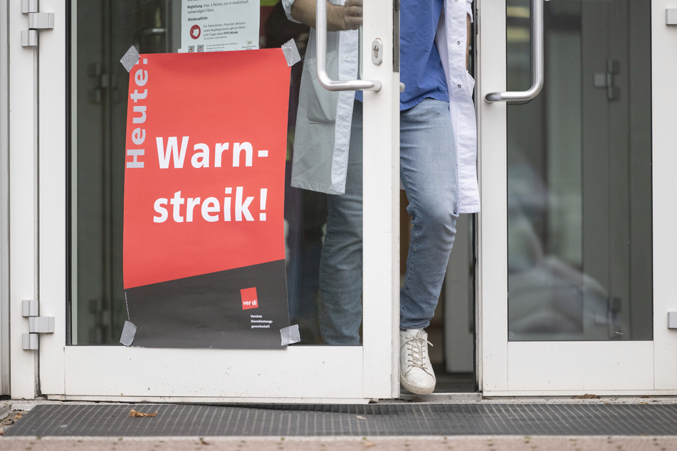 In Hamburg treten die Ärzte in den Krankenhäusern am Dienstag in einen Warnstreik.