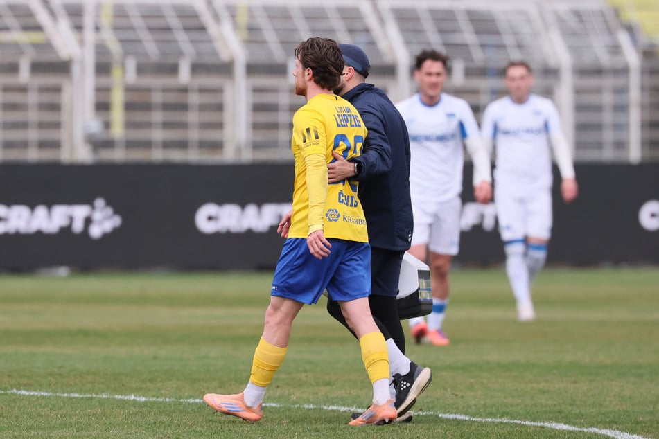 Dorian Cevis musste Mitte der ersten Hälfte bereits ausgewechselt werden. Er hatte über Kreislaufbeschwerden geklagt.