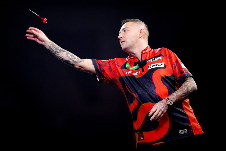 Aktuell steht Nathan Aspinall (34) auf Platz 14 der PDC-Weltrangliste.
