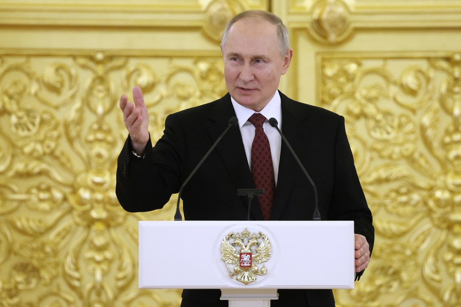 Der russische Präsident Putin (71) spricht von "schweinischer Behandlung" der russischen Nichtbürger in Lettland.