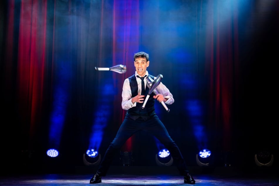 Paul Ponce jongliert seit dem er sechs Jahre alt ist. Mit neun Jahre hatte er bereits seine erste Soloshow, wie der Argentinier TAG24 erzählte.