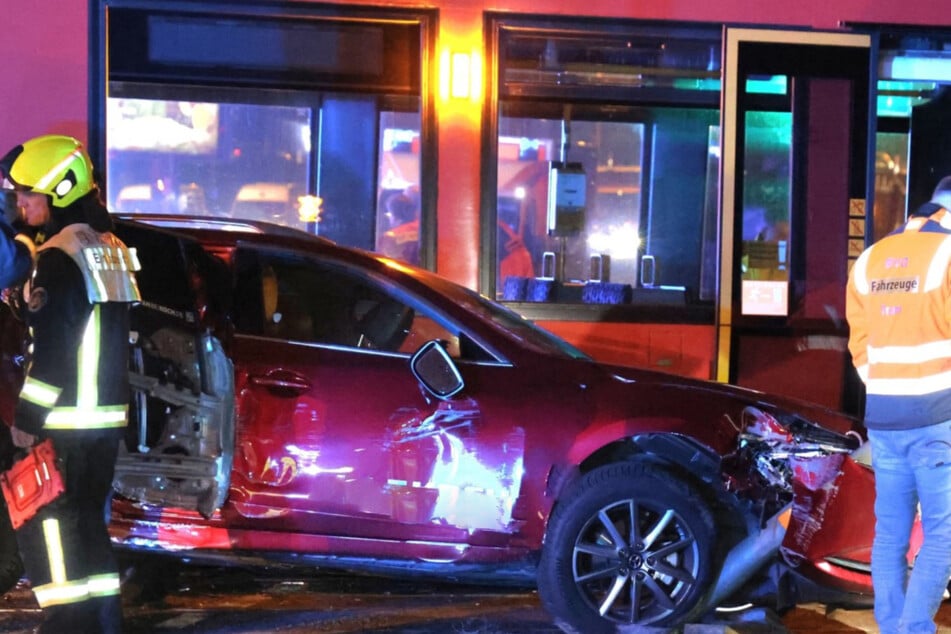 Der Fahrer des Autos musste ins Krankenhaus.