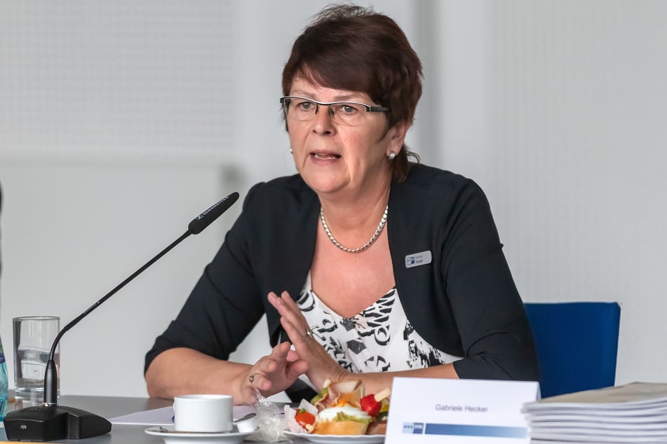 IHK-Bildungs-Geschäftsführerin Gabriele Hecker (56) macht sich Sorgen um Auszubildende in Südwestsachsen.