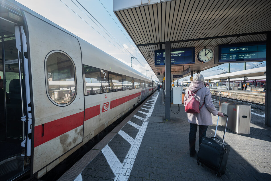 Der ICE musste am Bahnhof Frankfurt Süd gestoppt werden.