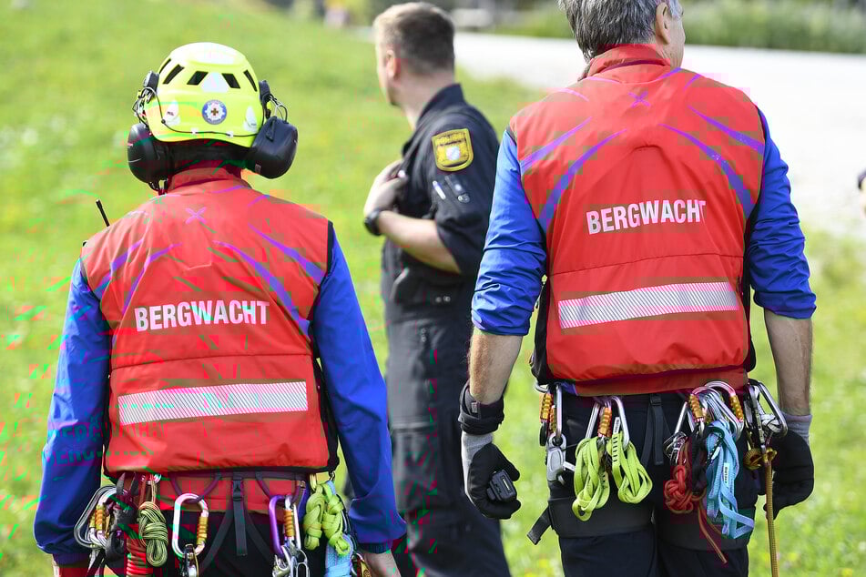 Die Bergwacht barg den verletzten Jungen, anschließend wurde er ins Krankenhaus gebracht. (Symbolbild)