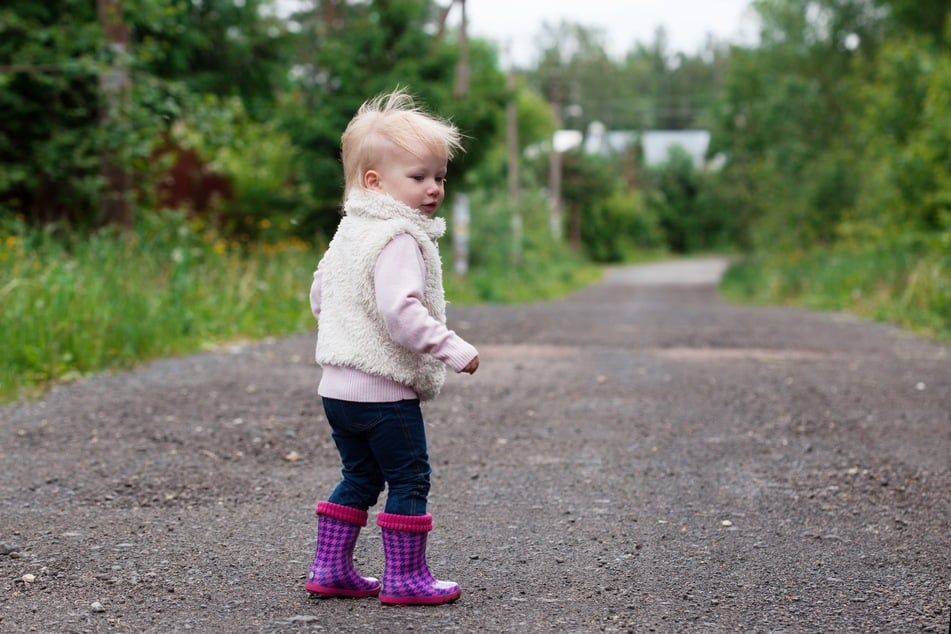 Thermo-Gummistiefel halten warm und empfindliche Kinderfüße bleiben trocken. (Symbolbild)