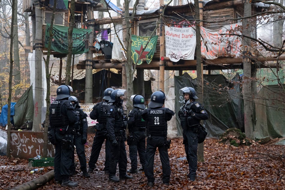 Das Protestcamp im Langener Stadtwald wurde Ende 2025 geräumt. Einige Aktivisten sind dort allerdings immer noch zu Gange.