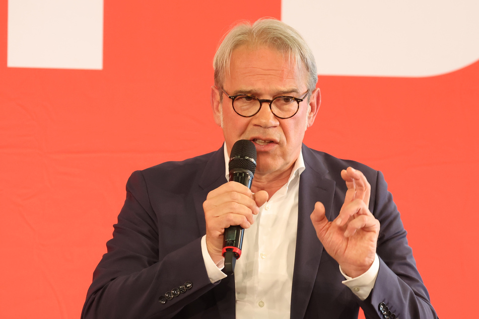 Die Abschiebung des abgelehnten Intensivstraftäters ist für Thüringens Innenminister Georg Maier (57, SPD) eine wichtige Angelegenheit.