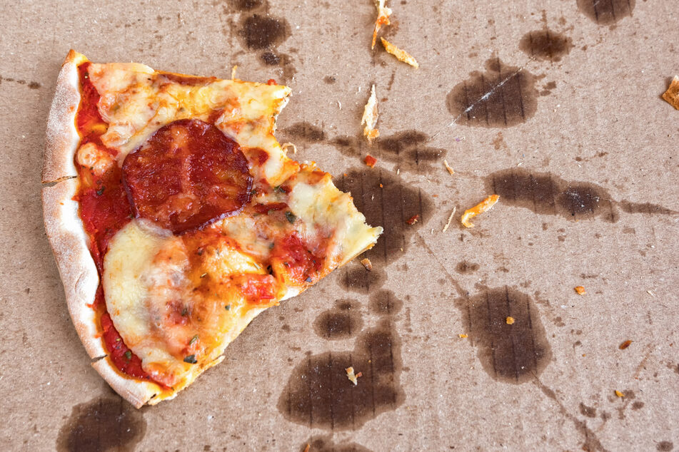 Je nachdem, wie schmutzig ein Pizzakarton ist, muss er in den Papier- oder Restmüll.