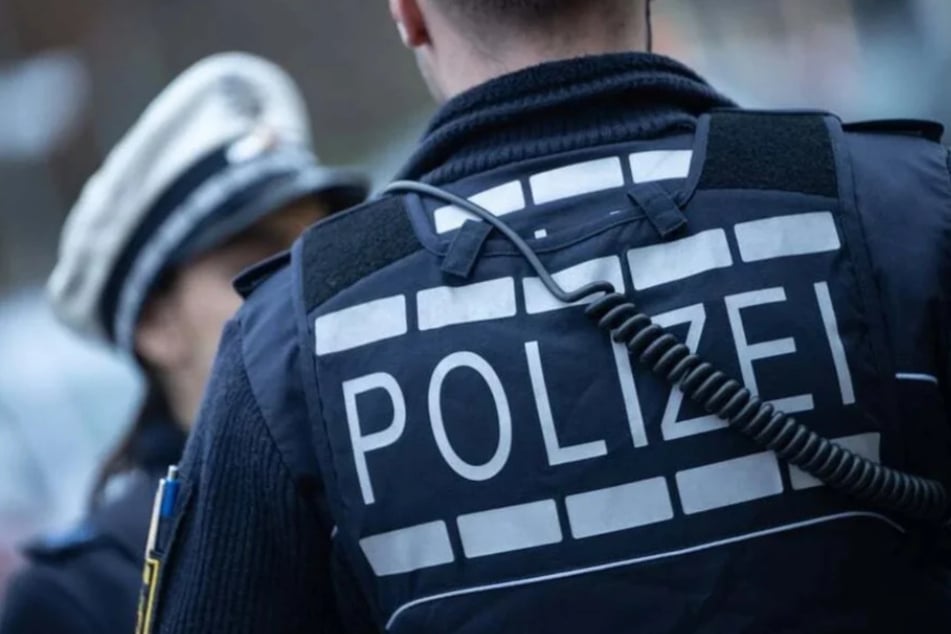 Die Polizei sucht nach Zeugen zu dem Raub. (Symbolbild)