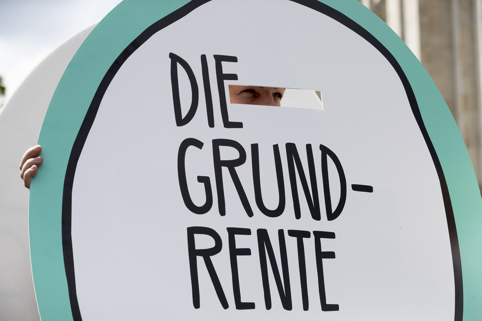 1,3 Millionen Deutsche mit kleiner Rente bekommen einen Aufschlag.