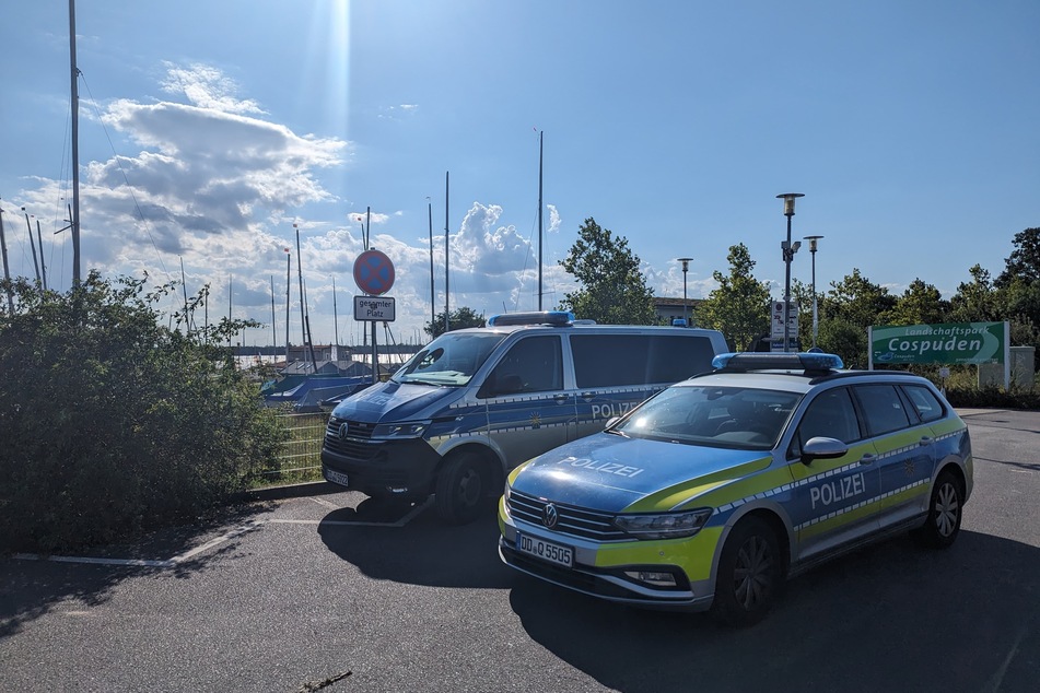 Die Polizei musste am Sonntag gegen 16 Uhr zum Cospudener See ausrücken.