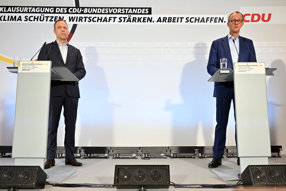 Die CDU um Friedrich Merz (67, r.) und Mario Czaja (47) steht in Umfragen derzeit bei 27 Prozent.
