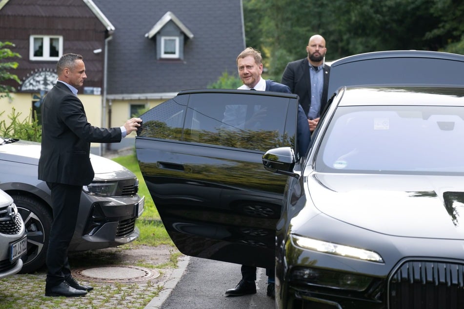 Im Vergleich der Länderchefs landet der Dienst-Diesel von MP Michael Kretschmer (50, CDU) mit einem Ausstoß von 167 Gramm CO₂ auf Platz fünf.