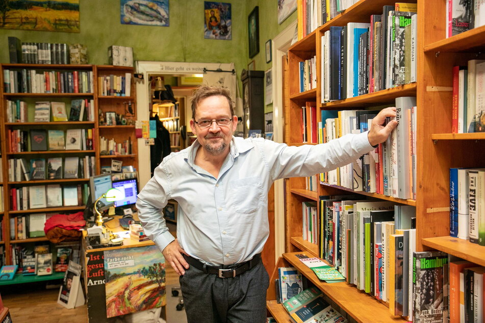 Herzenssache: Jörg Stübing (55) von der Buchhandlung "Büchers Best" unterstützt die Lichter-Aktion.