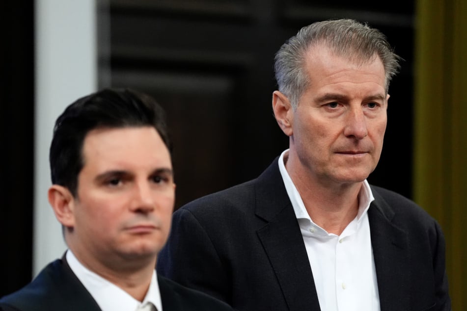 Jonathan C. (34, nicht im Bild) soll in der Nacht der Entführung gegenüber Stephan Hensel (51, r.) äußert brutal vorgegangen sein.