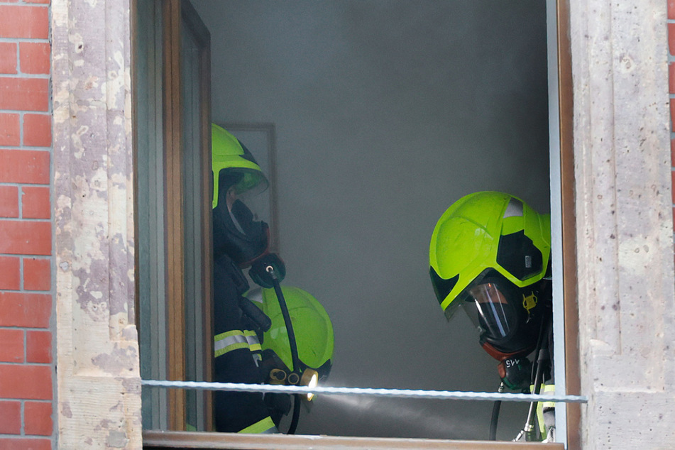 Vor Ort gab die Feuerwehr Entwarnung: Die Rauchentwicklung stammte nicht von einem Brand.