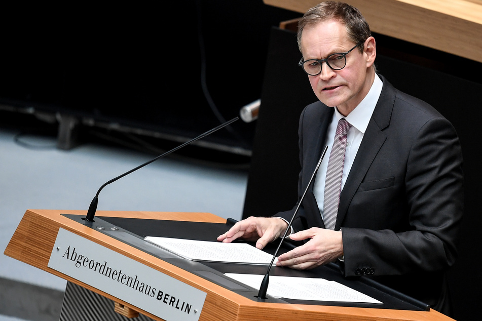 Berlins Regierender Bürgermeister Michael Müller warnt vor einer raschen Rückkehr in den Alltag.