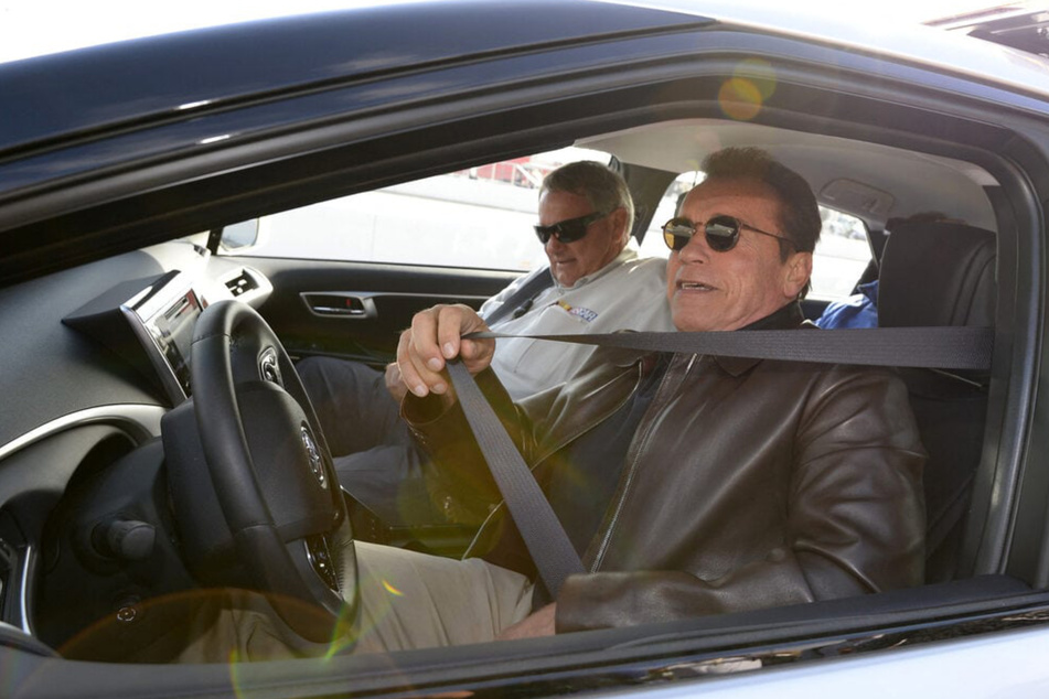 Arnold Schwarzenegger involved in traffic accident with cyclist