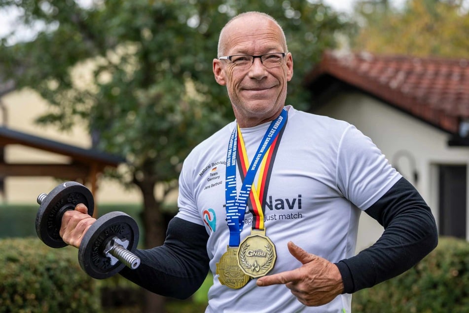 Bodybuilder Jens Berthold (56) ist nach einer Bandscheiben-OP wieder in Topform.