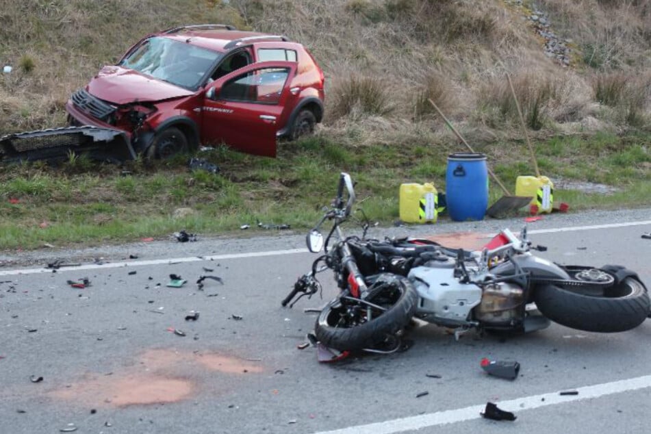 Für den Motorradfahrer kam jede Hilfe zu spät.