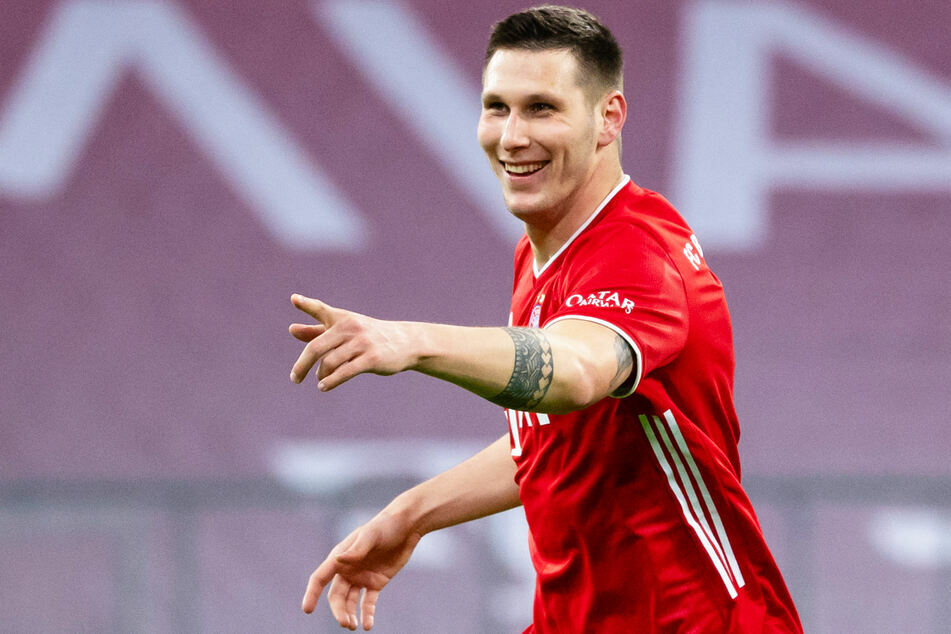 Niklas Süle (25) scheint fest im Sattel des Bayern-Kaders zu sein. Sein Trainer zeigt sich zufrieden.