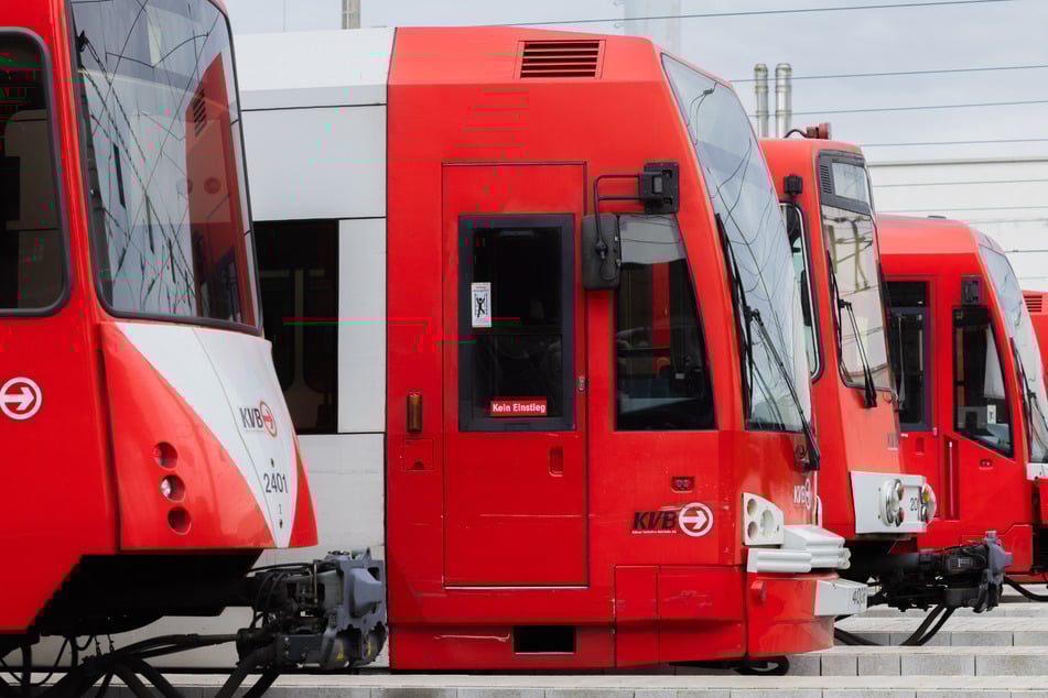 Um Sanierungsarbeiten an den Gleisen durchführen zu können, müssen die KVB-Linien 3 und 4 zwischen den Haltestellen "Suevenstraße" und "Koelnmesse" während der Herbstferien getrennt werden. (Symbolbild)