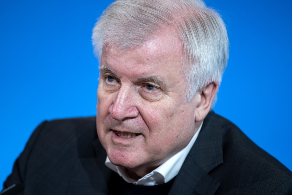 Bundesminister Horst Seehofer (70, CSU)